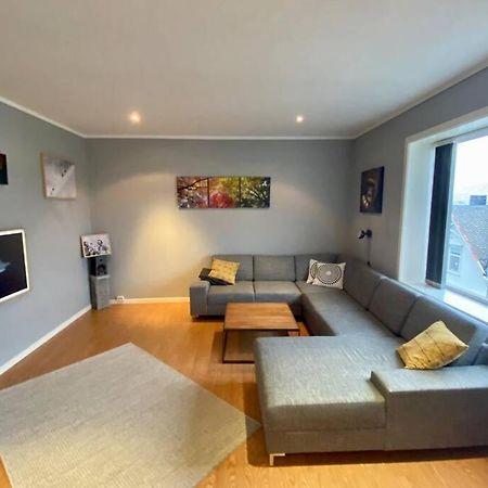 Nice And Central Apartment In Quiet Area Alesund Luaran gambar