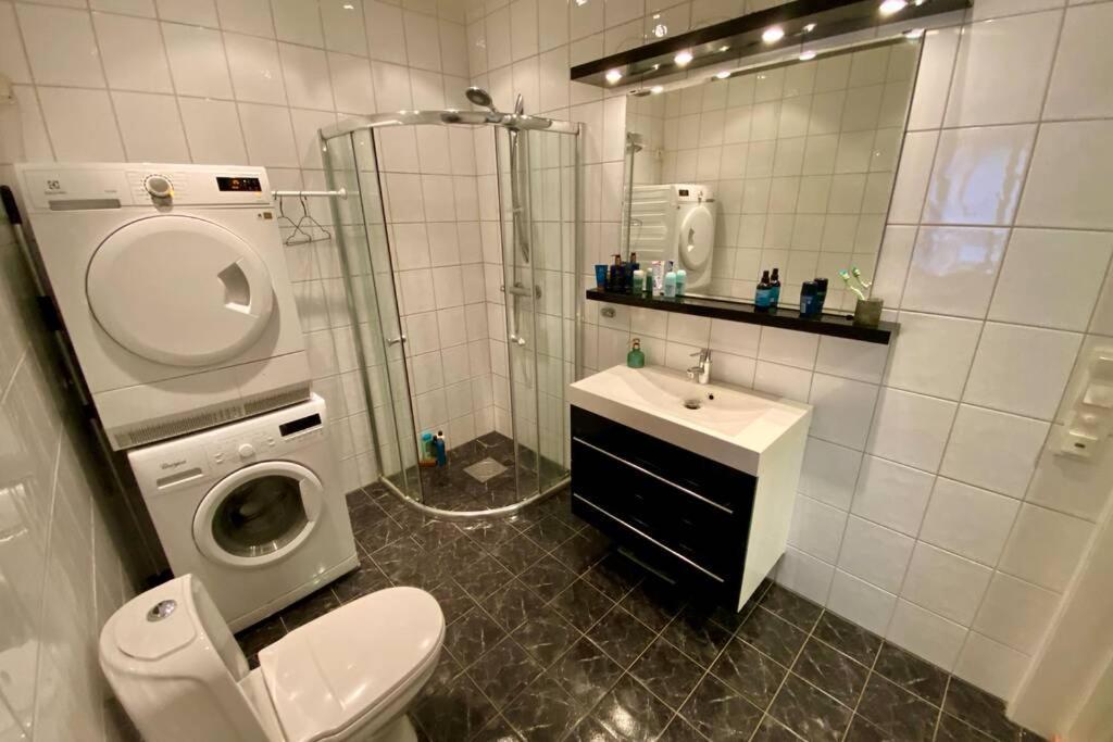 Nice And Central Apartment In Quiet Area Alesund Luaran gambar